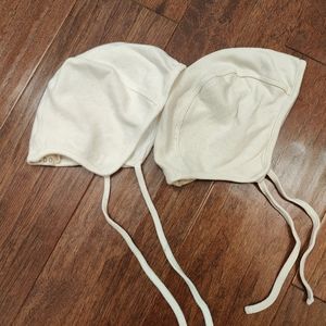 Set of 2 Mabo Bonnets Cream & White